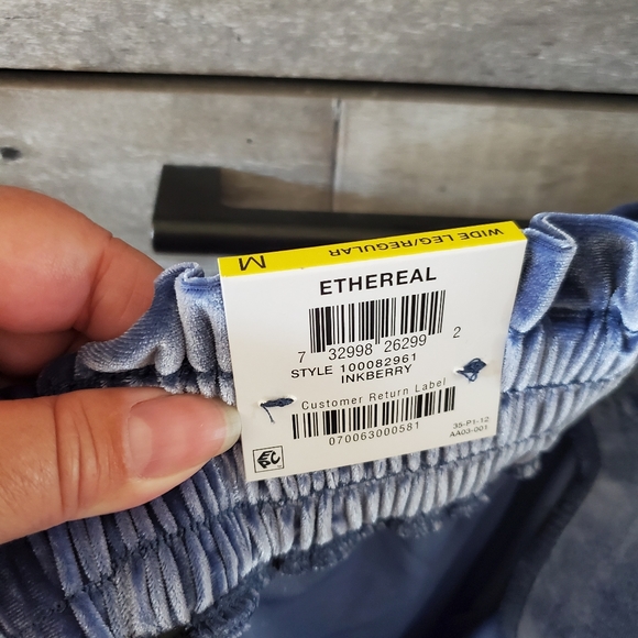 *INC VELVET WIDE LEG PANT* - Picture 5 of 5